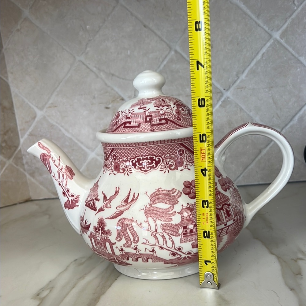 Red and White Churchill Teapot - Picture 7 of 8